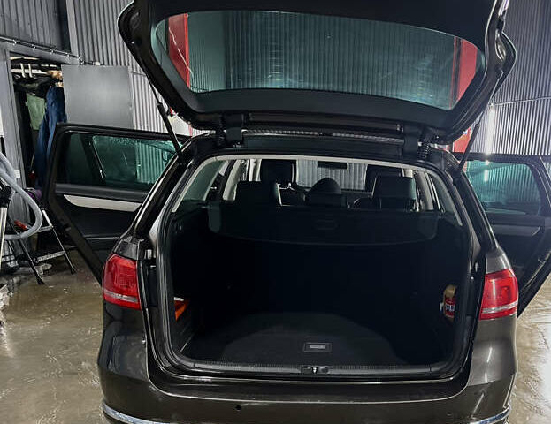 Коричневый Фольксваген Пассат, объемом двигателя 1.97 л и пробегом 231 тыс. км за 12000 $, фото 14 на Automoto.ua