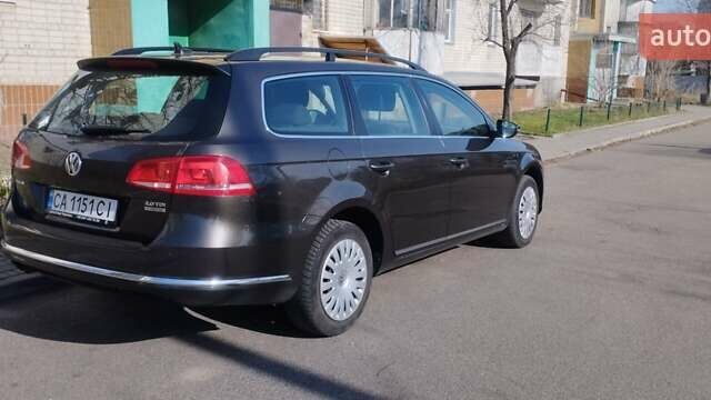 Коричневый Фольксваген Пассат, объемом двигателя 2 л и пробегом 300 тыс. км за 11500 $, фото 3 на Automoto.ua
