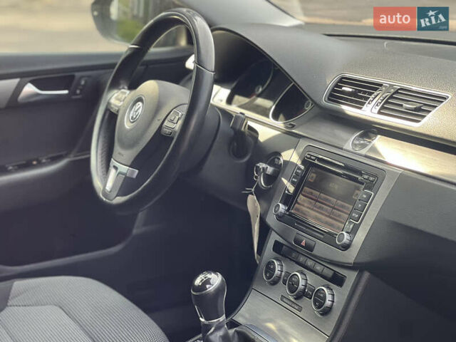 Коричневый Фольксваген Пассат, объемом двигателя 1.6 л и пробегом 226 тыс. км за 11900 $, фото 19 на Automoto.ua