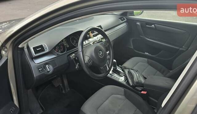 Коричневий Фольксваген Пассат, об'ємом двигуна 1.8 л та пробігом 211 тис. км за 11700 $, фото 5 на Automoto.ua