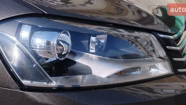 Коричневый Фольксваген Пассат, объемом двигателя 2 л и пробегом 300 тыс. км за 11500 $, фото 21 на Automoto.ua