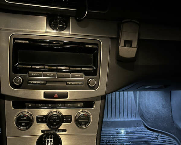 Коричневый Фольксваген Пассат, объемом двигателя 1.97 л и пробегом 231 тыс. км за 12000 $, фото 7 на Automoto.ua