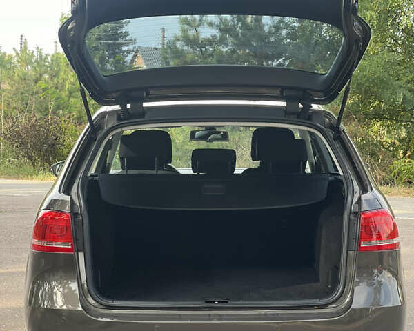 Коричневый Фольксваген Пассат, объемом двигателя 1.6 л и пробегом 226 тыс. км за 11900 $, фото 15 на Automoto.ua