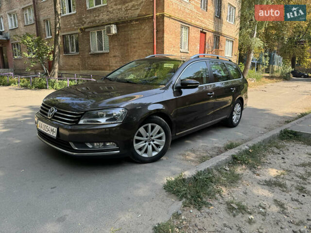 Коричневый Фольксваген Пассат, объемом двигателя 2 л и пробегом 244 тыс. км за 11800 $, фото 8 на Automoto.ua