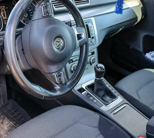 Коричневый Фольксваген Пассат, объемом двигателя 1.97 л и пробегом 298 тыс. км за 10300 $, фото 6 на Automoto.ua