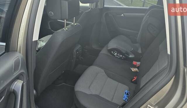 Коричневий Фольксваген Пассат, об'ємом двигуна 1.8 л та пробігом 211 тис. км за 11700 $, фото 6 на Automoto.ua