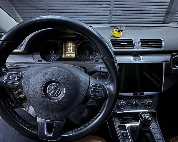 Коричневый Фольксваген Пассат, объемом двигателя 2 л и пробегом 272 тыс. км за 12000 $, фото 10 на Automoto.ua