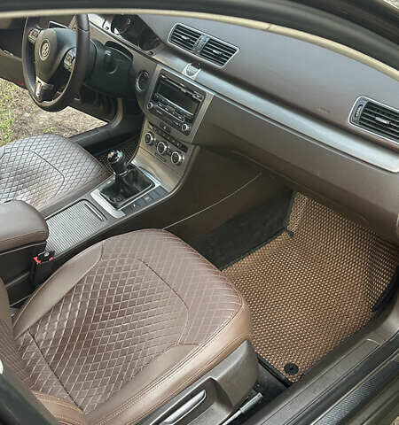 Коричневый Фольксваген Пассат, объемом двигателя 1.6 л и пробегом 285 тыс. км за 8200 $, фото 16 на Automoto.ua