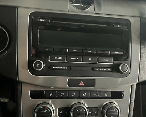 Коричневый Фольксваген Пассат, объемом двигателя 1.97 л и пробегом 231 тыс. км за 12000 $, фото 13 на Automoto.ua