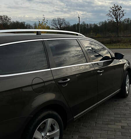 Коричневый Фольксваген Пассат, объемом двигателя 1.6 л и пробегом 285 тыс. км за 10700 $, фото 6 на Automoto.ua