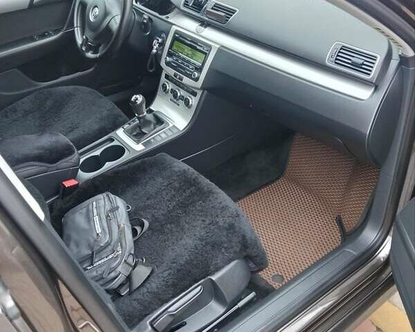 Коричневый Фольксваген Пассат, объемом двигателя 1.97 л и пробегом 255 тыс. км за 8999 $, фото 23 на Automoto.ua