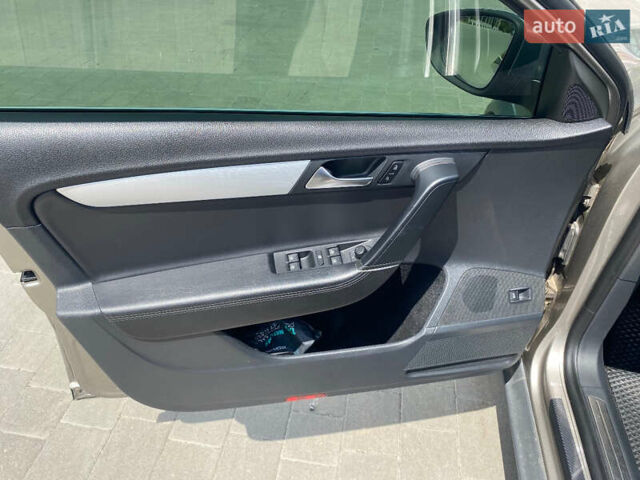 Коричневий Фольксваген Пассат, об'ємом двигуна 1.97 л та пробігом 234 тис. км за 14200 $, фото 8 на Automoto.ua