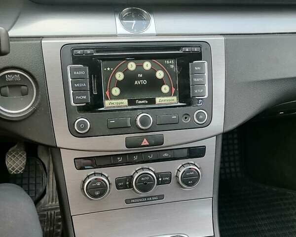 Коричневый Фольксваген Пассат, объемом двигателя 2 л и пробегом 213 тыс. км за 10500 $, фото 18 на Automoto.ua