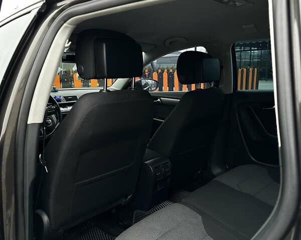 Коричневий Фольксваген Пассат, об'ємом двигуна 1.97 л та пробігом 253 тис. км за 13800 $, фото 25 на Automoto.ua