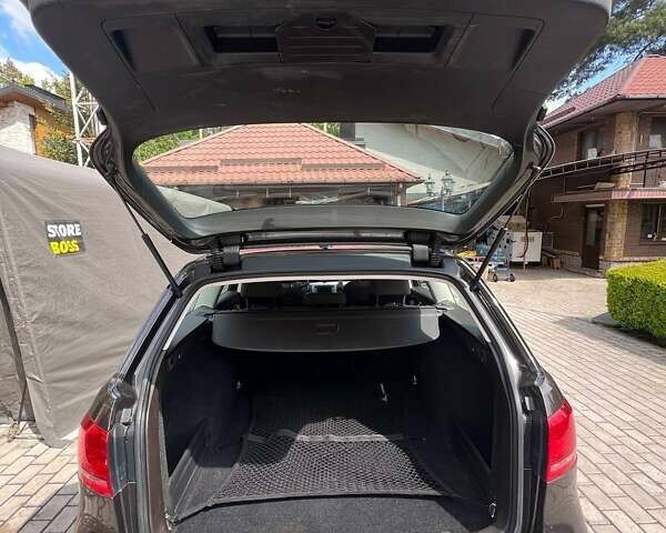 Коричневий Фольксваген Пассат, об'ємом двигуна 1.6 л та пробігом 251 тис. км за 12500 $, фото 6 на Automoto.ua