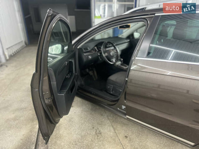 Коричневый Фольксваген Пассат, объемом двигателя 1.97 л и пробегом 237 тыс. км за 12499 $, фото 18 на Automoto.ua