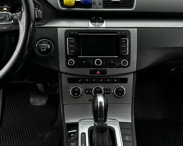 Коричневий Фольксваген Пассат, об'ємом двигуна 1.97 л та пробігом 253 тис. км за 13800 $, фото 12 на Automoto.ua