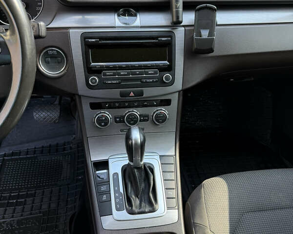 Коричневый Фольксваген Пассат, объемом двигателя 2 л и пробегом 250 тыс. км за 11200 $, фото 12 на Automoto.ua