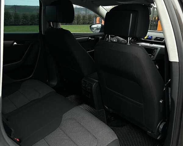 Коричневий Фольксваген Пассат, об'ємом двигуна 1.97 л та пробігом 253 тис. км за 13800 $, фото 17 на Automoto.ua