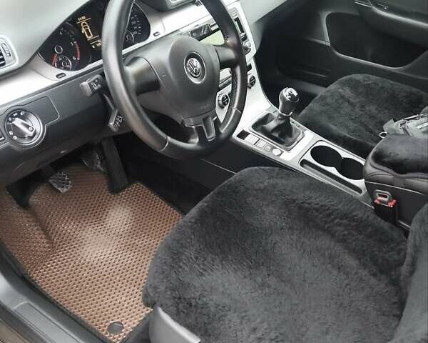 Коричневый Фольксваген Пассат, объемом двигателя 1.97 л и пробегом 255 тыс. км за 8999 $, фото 12 на Automoto.ua