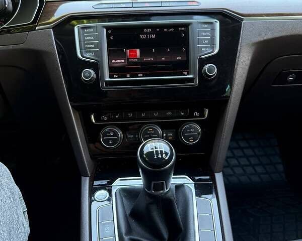 Коричневий Фольксваген Пассат, об'ємом двигуна 1.97 л та пробігом 235 тис. км за 15500 $, фото 16 на Automoto.ua