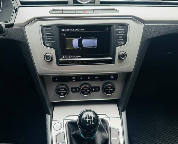 Коричневый Фольксваген Пассат, объемом двигателя 1.6 л и пробегом 333 тыс. км за 10900 $, фото 13 на Automoto.ua