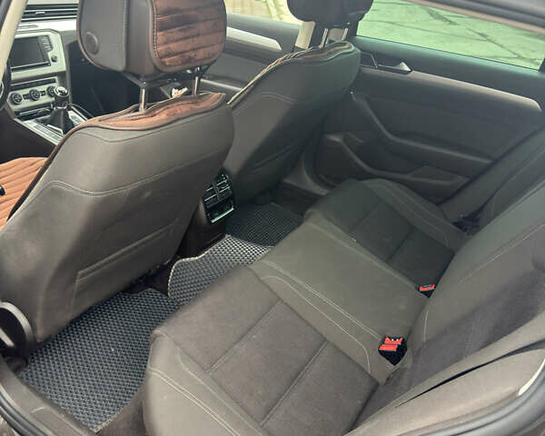 Коричневий Фольксваген Пассат, об'ємом двигуна 2 л та пробігом 325 тис. км за 12900 $, фото 19 на Automoto.ua