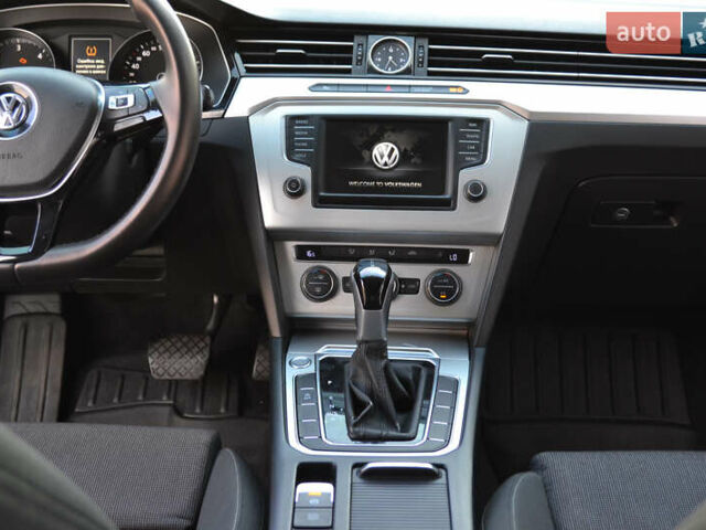 Коричневый Фольксваген Пассат, объемом двигателя 1.97 л и пробегом 295 тыс. км за 13500 $, фото 30 на Automoto.ua