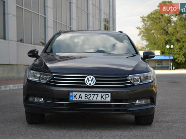 Коричневый Фольксваген Пассат, объемом двигателя 1.97 л и пробегом 295 тыс. км за 13500 $, фото 4 на Automoto.ua