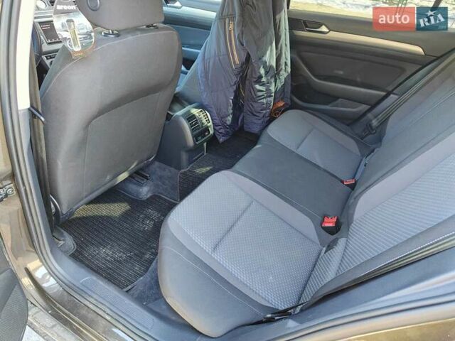 Коричневий Фольксваген Пассат, об'ємом двигуна 1.6 л та пробігом 295 тис. км за 12900 $, фото 7 на Automoto.ua