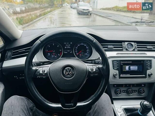 Коричневый Фольксваген Пассат, объемом двигателя 1.6 л и пробегом 333 тыс. км за 10900 $, фото 12 на Automoto.ua