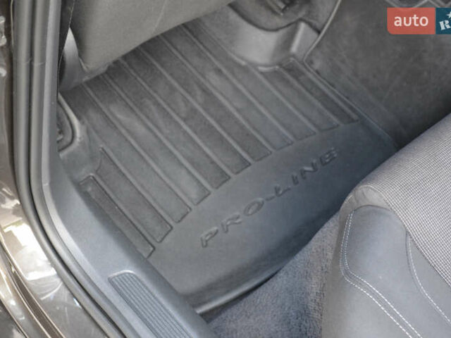 Коричневый Фольксваген Пассат, объемом двигателя 1.97 л и пробегом 295 тыс. км за 13500 $, фото 55 на Automoto.ua