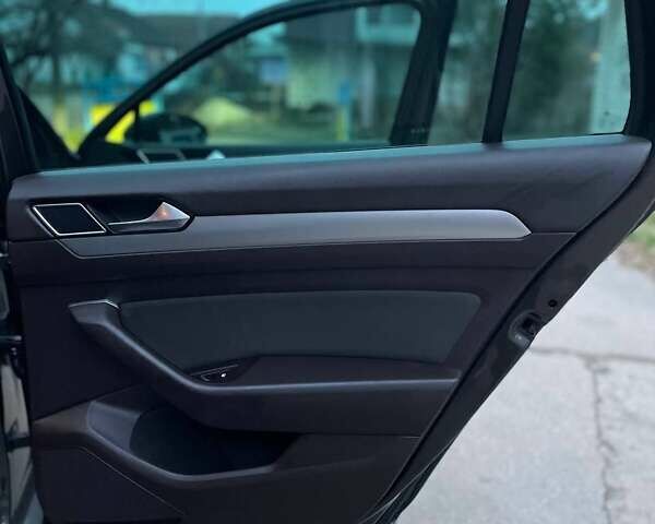 Коричневый Фольксваген Пассат, объемом двигателя 2 л и пробегом 326 тыс. км за 12999 $, фото 10 на Automoto.ua