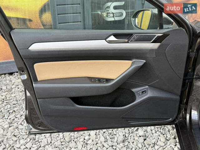 Коричневий Фольксваген Пассат, об'ємом двигуна 1.6 л та пробігом 200 тис. км за 13900 $, фото 47 на Automoto.ua