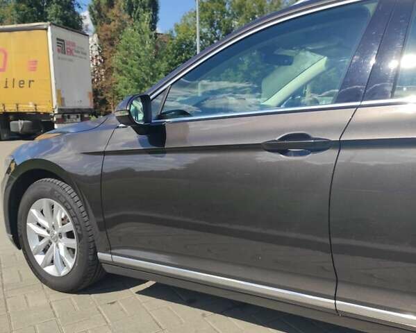 Коричневый Фольксваген Пассат, объемом двигателя 1.6 л и пробегом 207 тыс. км за 13500 $, фото 12 на Automoto.ua