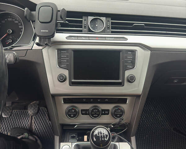 Коричневий Фольксваген Пассат, об'ємом двигуна 2 л та пробігом 325 тис. км за 12900 $, фото 24 на Automoto.ua