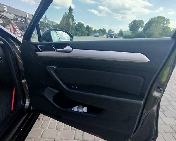 Коричневый Фольксваген Пассат, объемом двигателя 1.6 л и пробегом 284 тыс. км за 12300 $, фото 22 на Automoto.ua