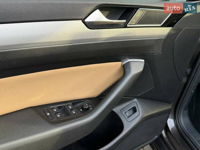 Коричневий Фольксваген Пассат, об'ємом двигуна 1.6 л та пробігом 200 тис. км за 14900 $, фото 56 на Automoto.ua