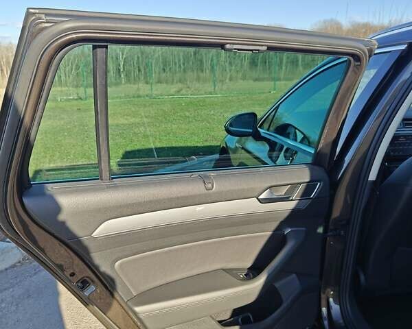 Коричневый Фольксваген Пассат, объемом двигателя 2 л и пробегом 292 тыс. км за 16500 $, фото 45 на Automoto.ua