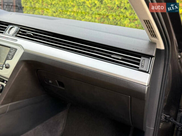 Коричневий Фольксваген Пассат, об'ємом двигуна 1.6 л та пробігом 200 тис. км за 14900 $, фото 36 на Automoto.ua