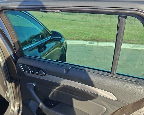 Коричневый Фольксваген Пассат, объемом двигателя 2 л и пробегом 292 тыс. км за 16500 $, фото 48 на Automoto.ua