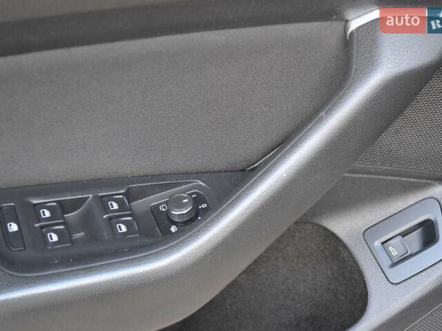 Коричневый Фольксваген Пассат, объемом двигателя 1.97 л и пробегом 295 тыс. км за 13500 $, фото 27 на Automoto.ua