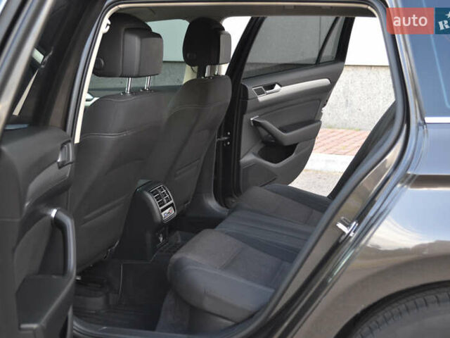 Коричневый Фольксваген Пассат, объемом двигателя 1.97 л и пробегом 295 тыс. км за 13500 $, фото 45 на Automoto.ua