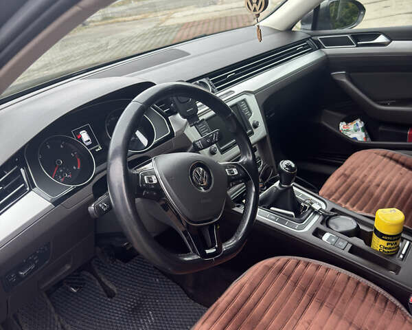 Коричневий Фольксваген Пассат, об'ємом двигуна 2 л та пробігом 325 тис. км за 12900 $, фото 17 на Automoto.ua