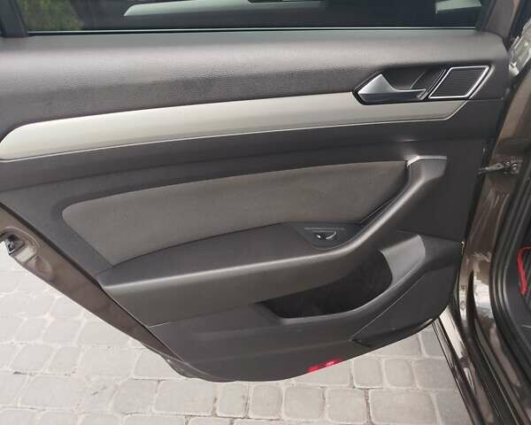 Коричневый Фольксваген Пассат, объемом двигателя 1.6 л и пробегом 284 тыс. км за 12300 $, фото 19 на Automoto.ua