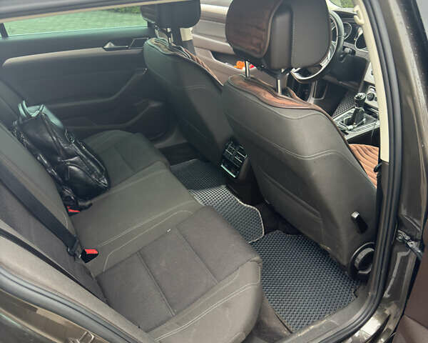 Коричневий Фольксваген Пассат, об'ємом двигуна 2 л та пробігом 325 тис. км за 12900 $, фото 22 на Automoto.ua