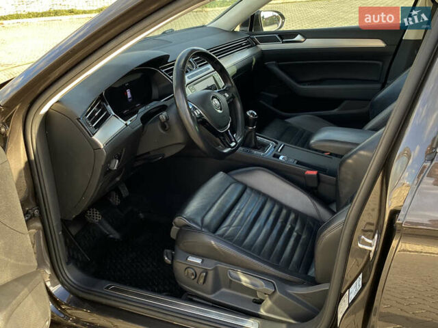 Коричневый Фольксваген Пассат, объемом двигателя 1.97 л и пробегом 265 тыс. км за 13750 $, фото 18 на Automoto.ua