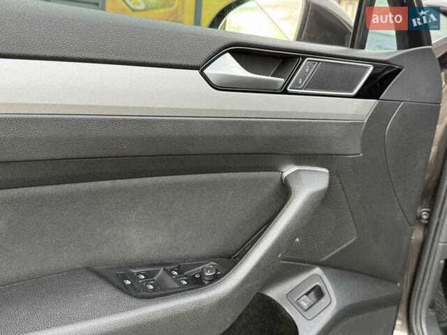 Коричневий Фольксваген Пассат, об'ємом двигуна 2 л та пробігом 200 тис. км за 15800 $, фото 51 на Automoto.ua