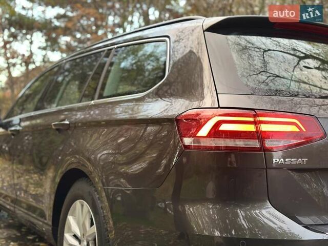 Коричневий Фольксваген Пассат, об'ємом двигуна 1.6 л та пробігом 276 тис. км за 12900 $, фото 9 на Automoto.ua