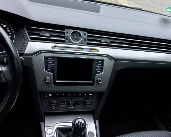 Коричневый Фольксваген Пассат, объемом двигателя 2 л и пробегом 220 тыс. км за 14000 $, фото 15 на Automoto.ua